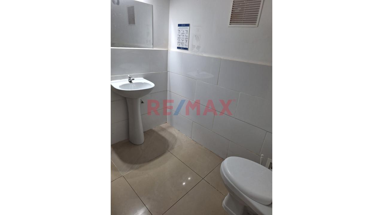 Alquiler Local Comercial/Oficina En San Isidro - A Pasos Del Centro Financiero 369M2 - 5