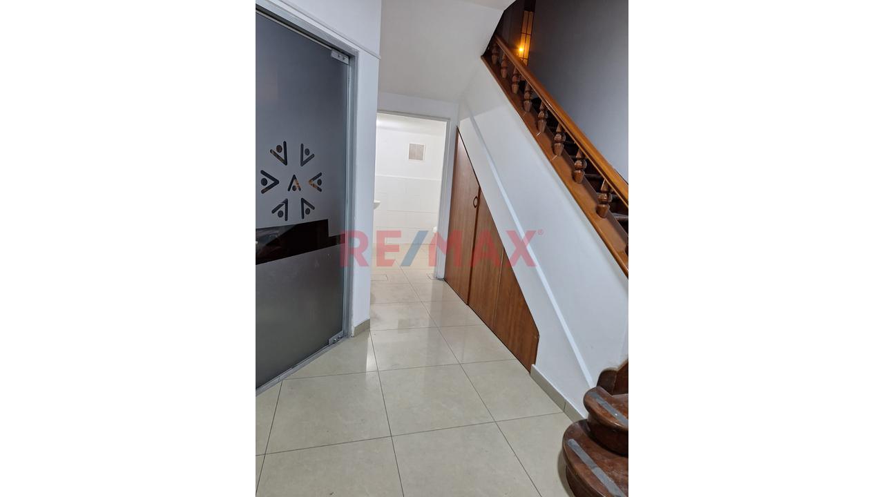 Alquiler Local Comercial/Oficina En San Isidro - A Pasos Del Centro Financiero 369M2 - 6