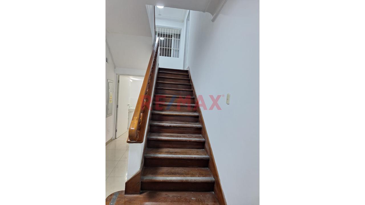 Alquiler Local Comercial/Oficina En San Isidro - A Pasos Del Centro Financiero 369M2 - 4