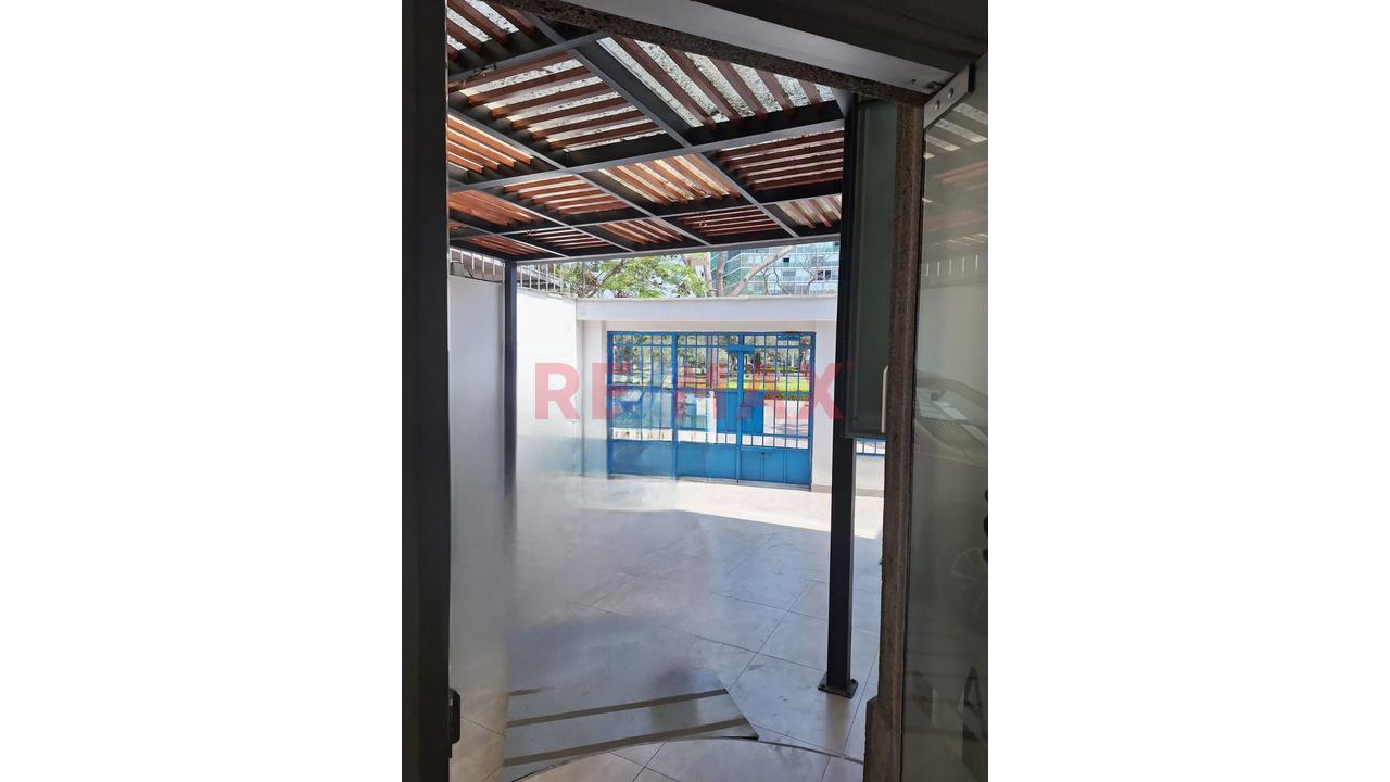 Alquiler Local Comercial/Oficina En San Isidro - A Pasos Del Centro Financiero 369M2 - 8