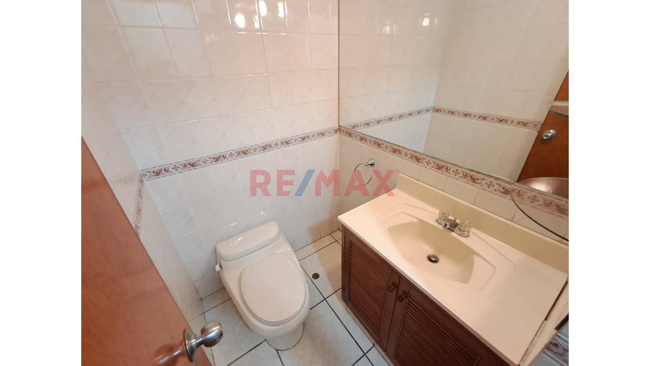 Se Alquila! Departamento 2 Hab + Cochera En 2Do Piso - A 5 Min Del Jockey Plaza Y Univ. De Lima — foto 6