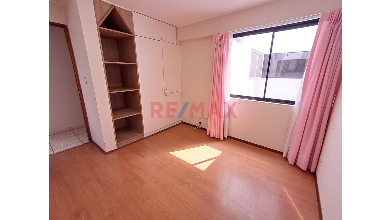 Se Alquila! Departamento 2 Hab + Cochera En 2Do Piso - A 5 Min Del Jockey Plaza Y Univ. De Lima — foto 8