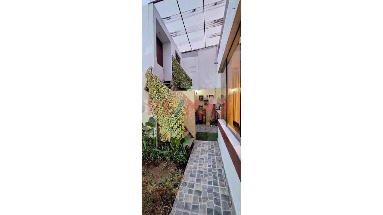 Exclusiva Casa Urbana De 3 Pisos De 276 M² En Urb. Las Orquídeas - Arequipa - 19