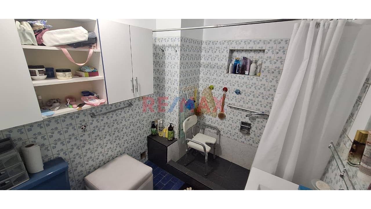 Exclusiva Casa Urbana De 3 Pisos De 276 M² En Urb. Las Orquídeas - Arequipa - 16