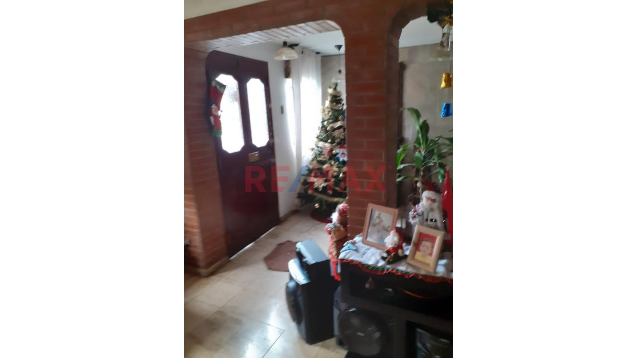 Venta De Hermosa Casa De 3 Pisos + Azotea En Santiago De Surco — foto 5