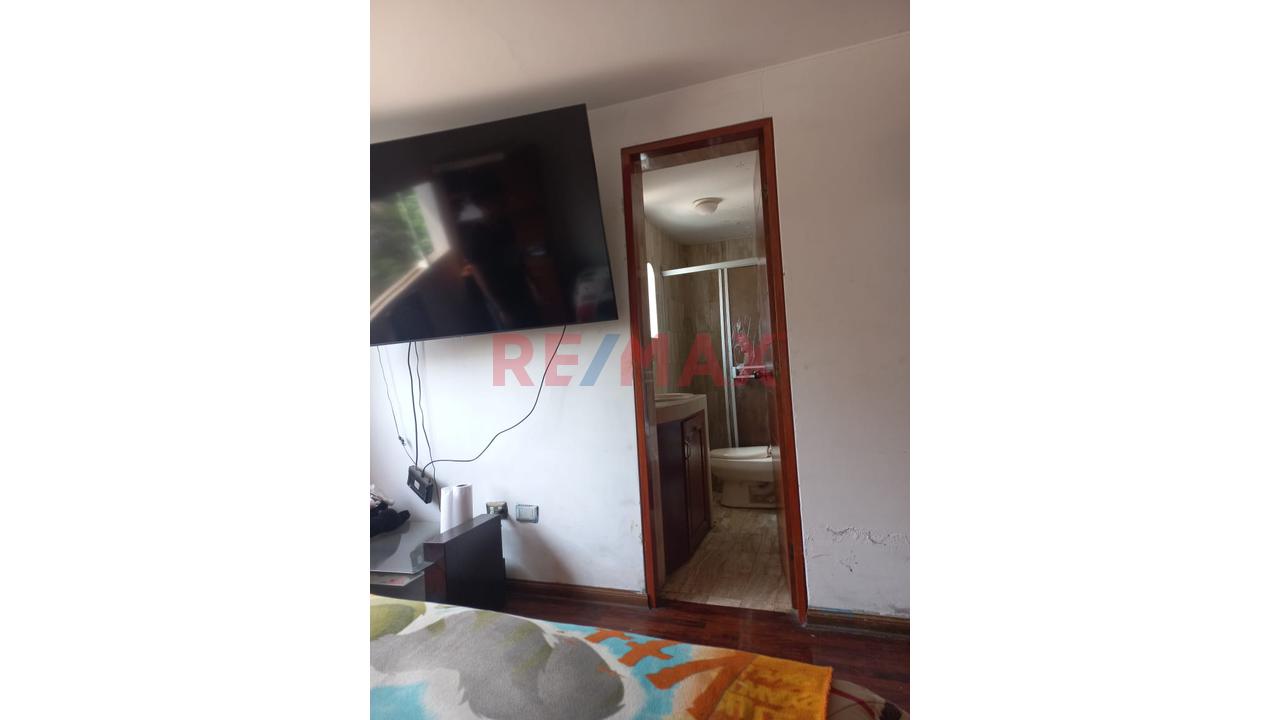 Venta De Hermosa Casa De 3 Pisos + Azotea En Santiago De Surco — foto 14
