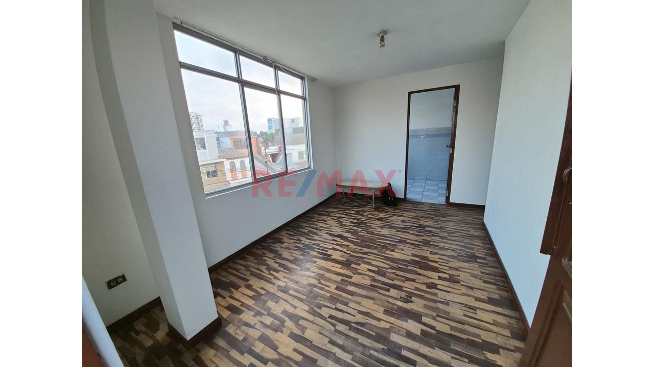 Alquiler De Departamento – Cercado De Lima Límite Con Pueblo Libre — foto 2