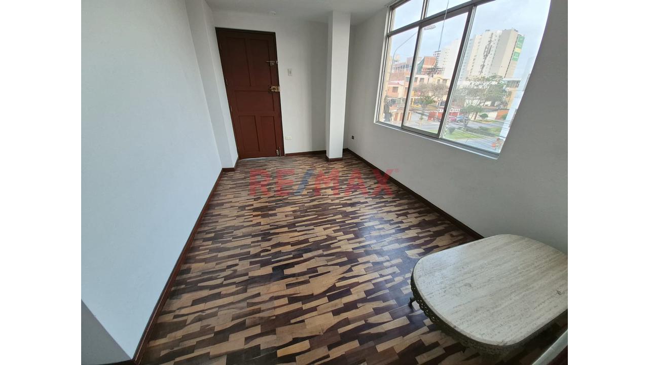 Alquiler De Departamento – Cercado De Lima Límite Con Pueblo Libre — foto 6
