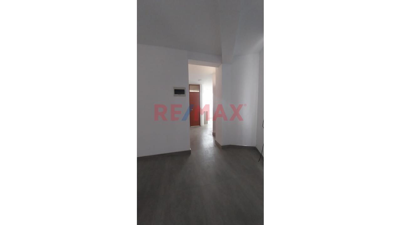 Alquiler De Minidepartamento 2Do Piso- A Unas Cuadaras Del Regional - 3