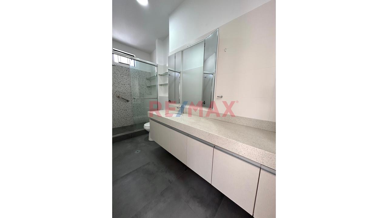 Venta De Dúplex 214 M² | 3 Dorms + Terraza Con Parrilla En Miraflores — foto 3