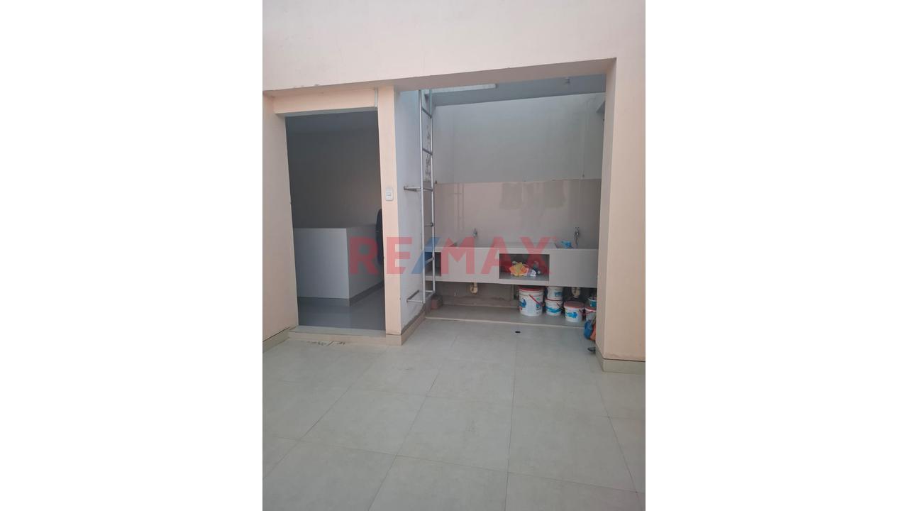 Minidepartamento En Alquiler En Cuarto Piso En Urb. La Primavera - Chiclayo — foto 7