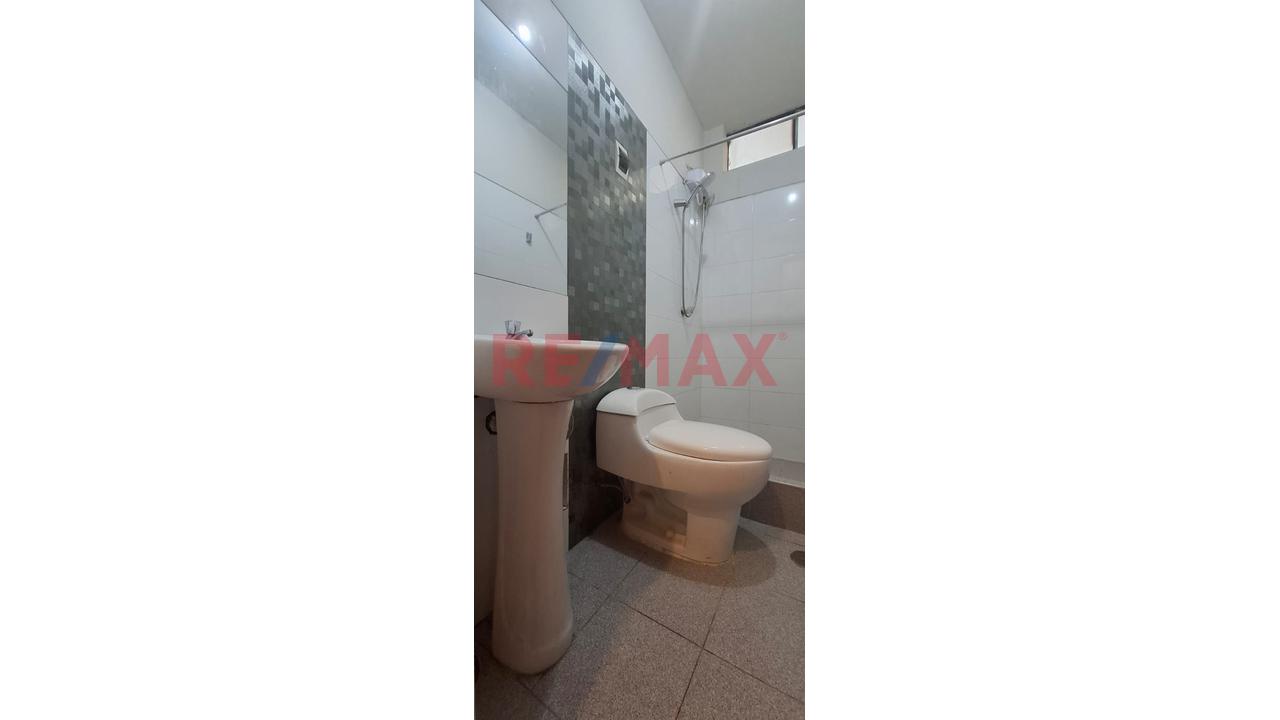 Minidepartamento En Alquiler En Cuarto Piso En Urb. La Primavera - Chiclayo — foto 6
