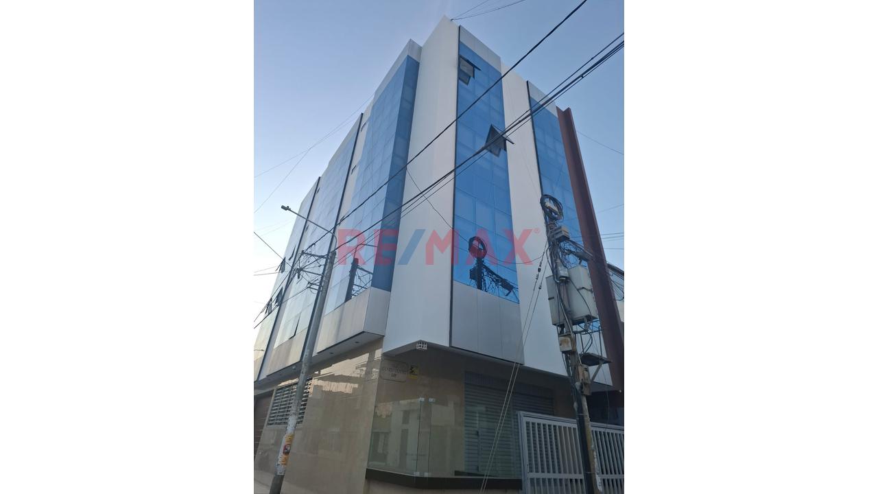 Minidepartamento En Alquiler En Cuarto Piso En Urb. La Primavera - Chiclayo