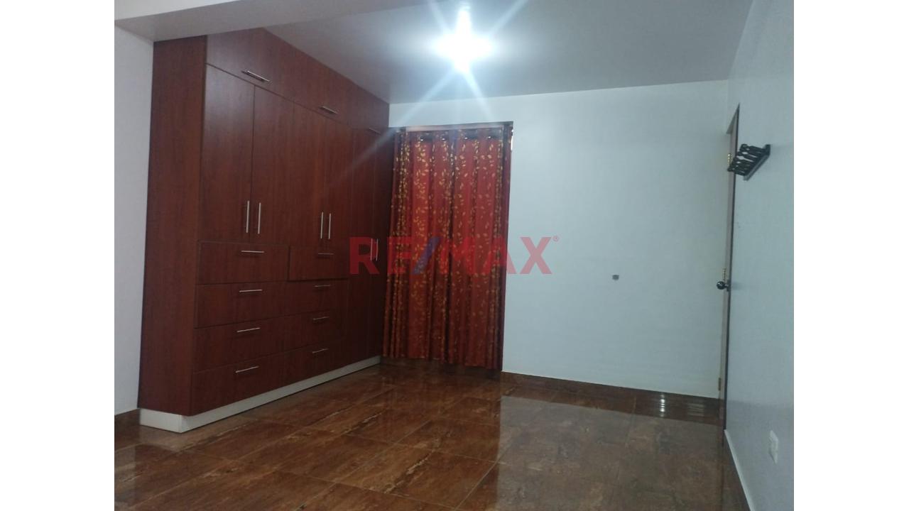 En Venta Casa En Villa Maria Del Triunfo — foto 12