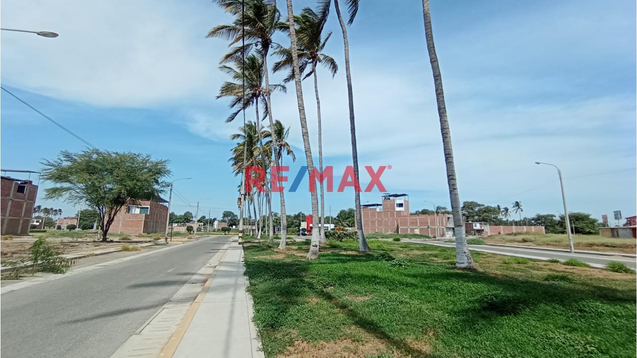 Venta De Terreno En Urb. Las Palmeras