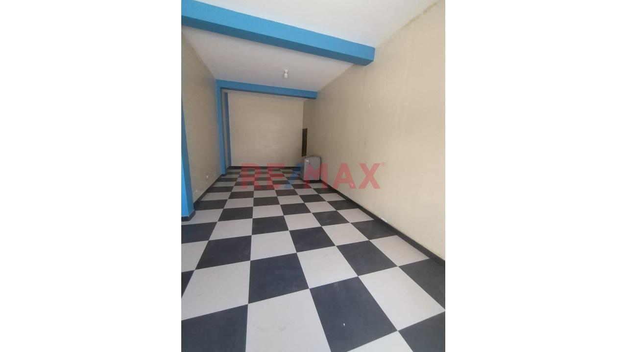Venta De Casa De 3 Pisos En Venta En San Martin - 4