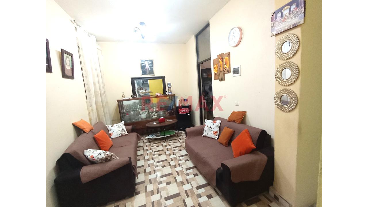 Invierte Donde La Ubicación Marca La Diferencia: Casa Frente A Parque En Cossío Del Pomar-Castilla-Piura — foto 2
