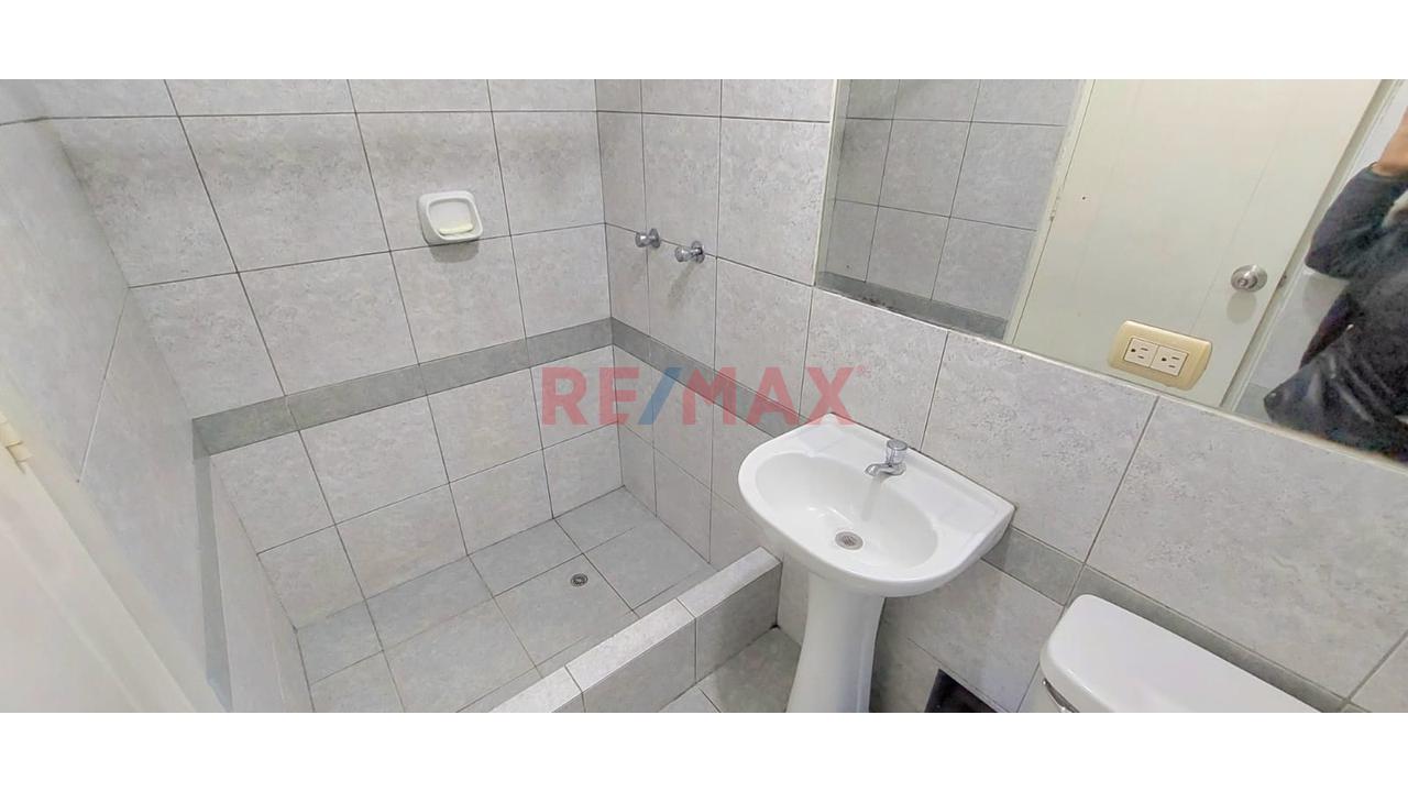Alquiler De Hermoso Departamento En 5To Piso, A 2 Cuadras Del Ovalo Santa Anita — foto 10
