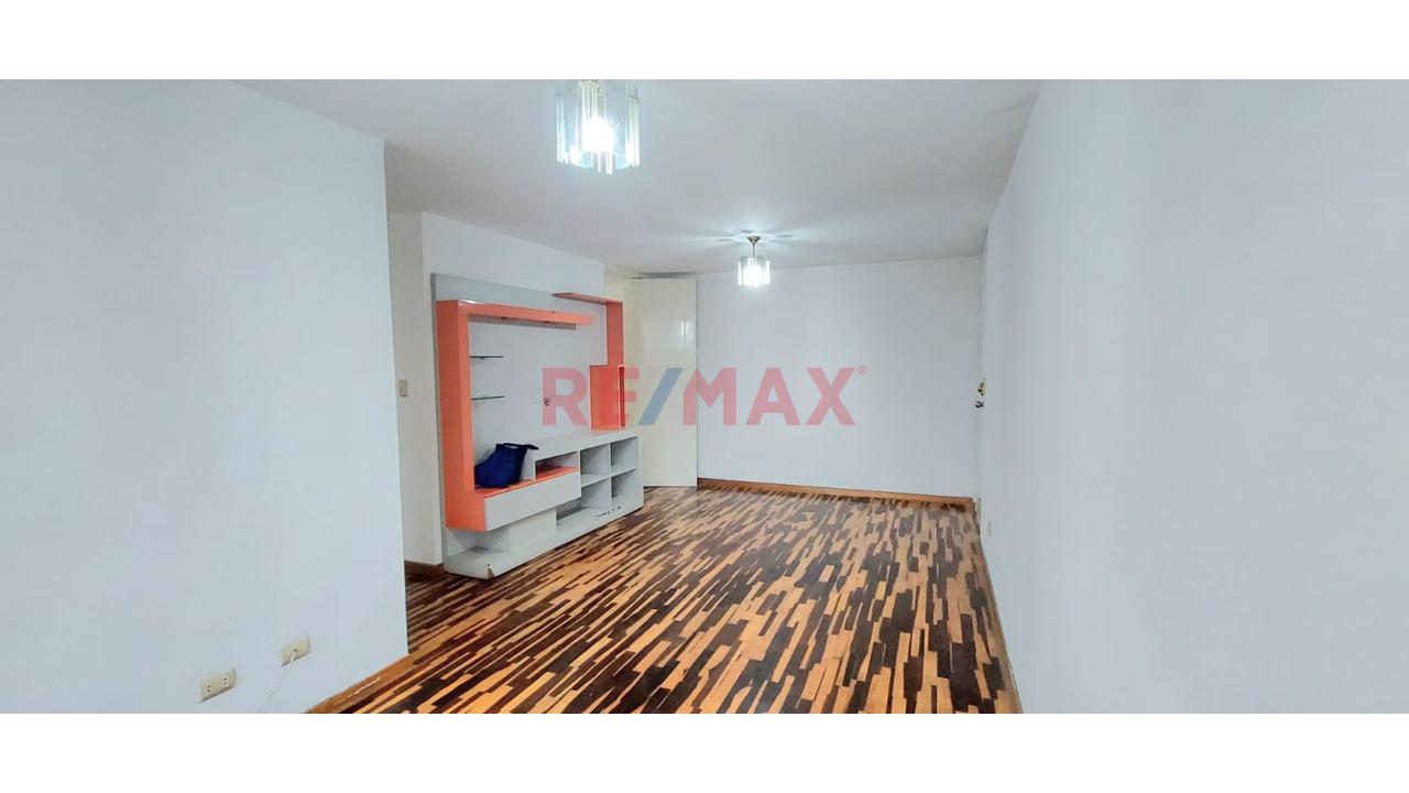 Alquiler De Hermoso Departamento En 5To Piso, A 2 Cuadras Del Ovalo Santa Anita — foto 4