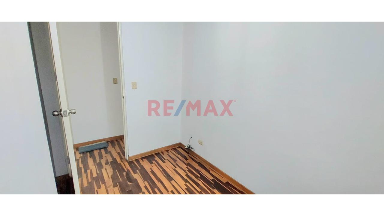 Alquiler De Hermoso Departamento En 5To Piso, A 2 Cuadras Del Ovalo Santa Anita — foto 15
