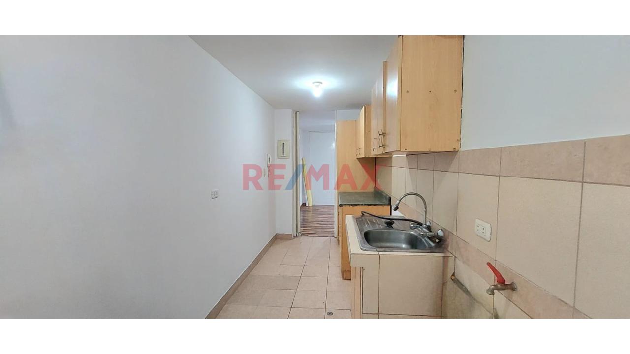 Alquiler De Hermoso Departamento En 5To Piso, A 2 Cuadras Del Ovalo Santa Anita — foto 3