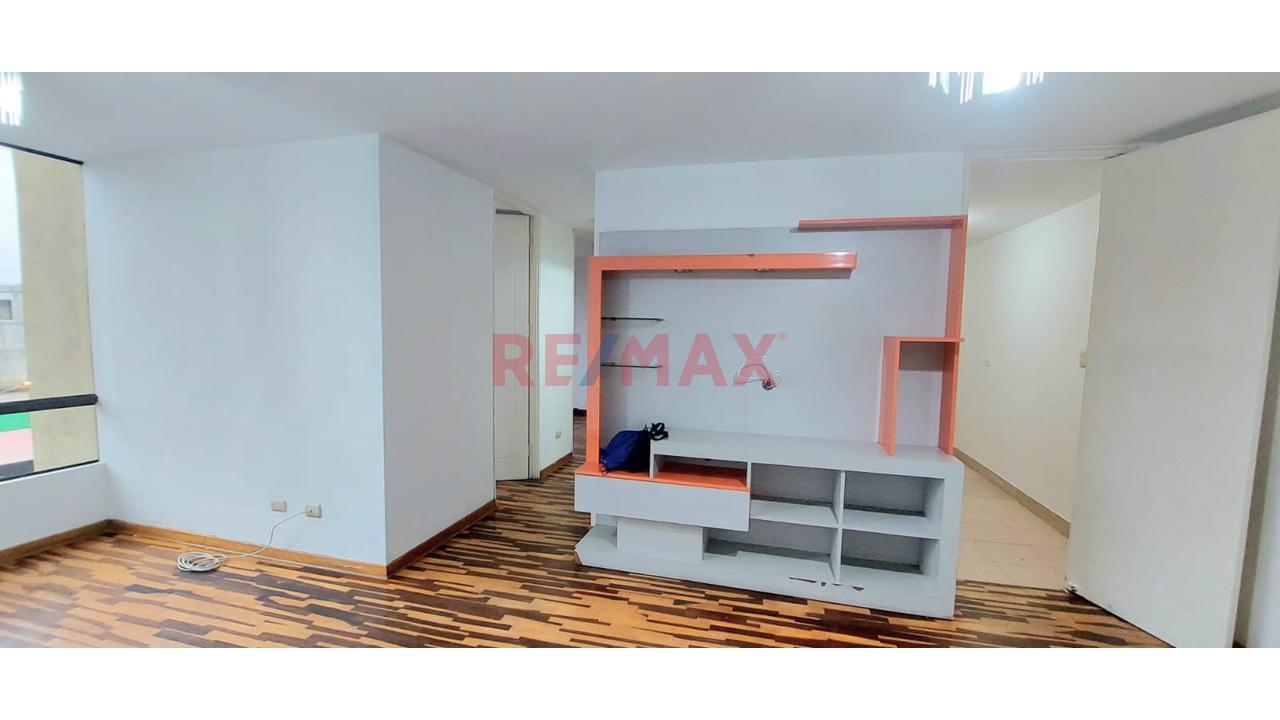 Alquiler De Hermoso Departamento En 5To Piso, A 2 Cuadras Del Ovalo Santa Anita — foto 5