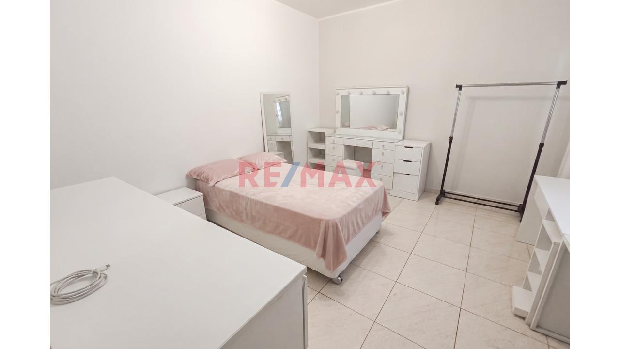 🚨Casa De 3 Pisos En Plena Av. Alcides Carrion A 01 Cdra De Mayolo En Smp🚨 — foto 11