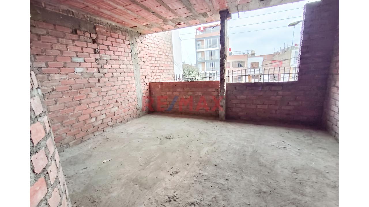 🚨Casa De 3 Pisos En Plena Av. Alcides Carrion A 01 Cdra De Mayolo En Smp🚨 — foto 15