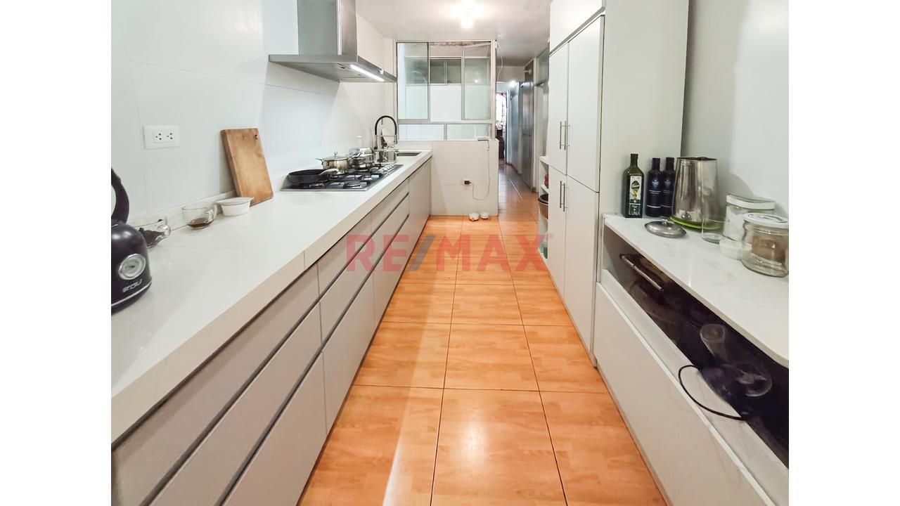 🚨Casa De 3 Pisos En Plena Av. Alcides Carrion A 01 Cdra De Mayolo En Smp🚨 — foto 6