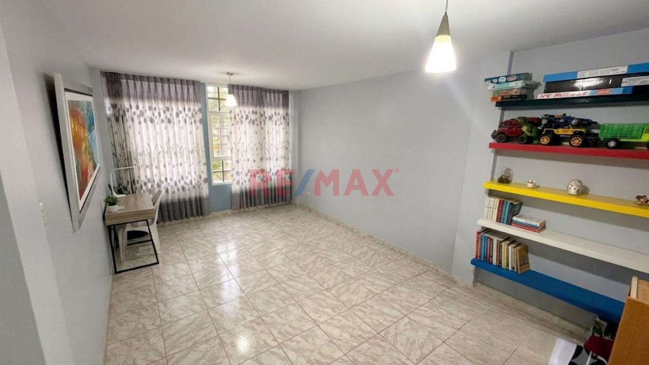 Casa 3 Pisos En Venta Urb El Amauta Chiclayo - 12