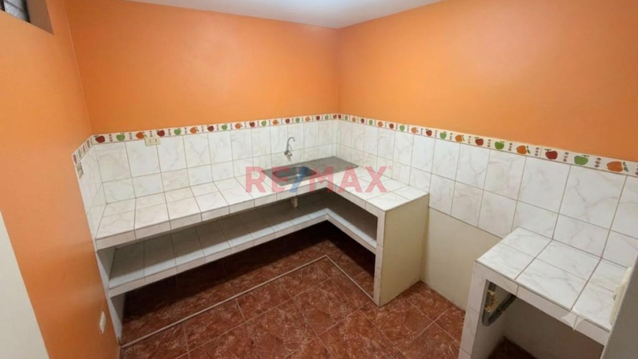Casa 3 Pisos En Venta Urb El Amauta Chiclayo - 15