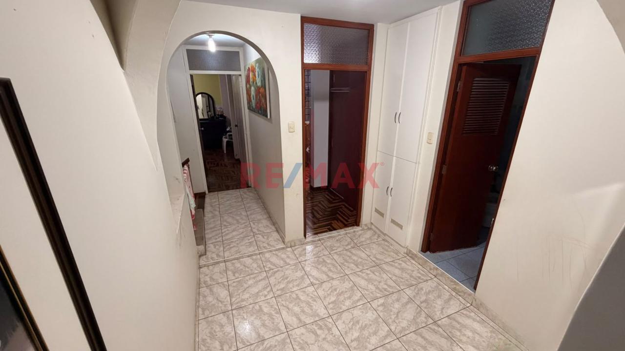 Casa 3 Pisos En Venta Urb El Amauta Chiclayo - 11
