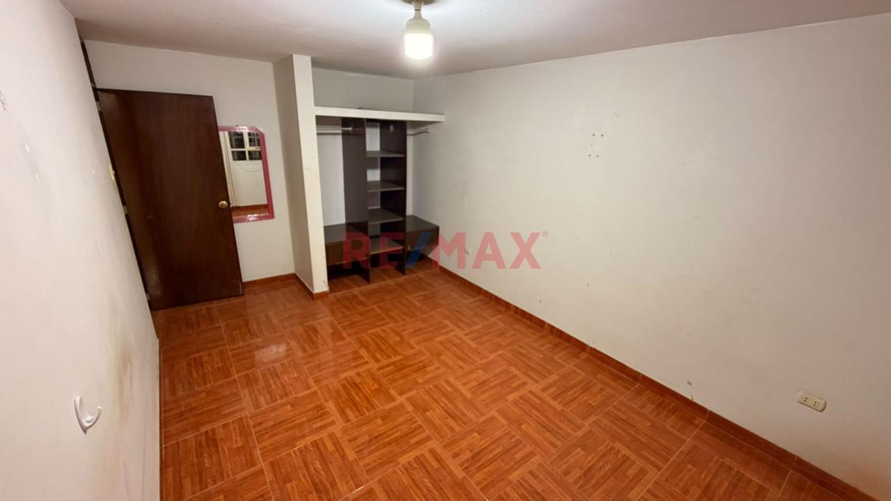 Casa 3 Pisos En Venta Urb El Amauta Chiclayo - 16