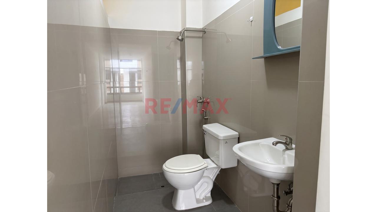 Se Vende Casa De 5 Pisos En Los Olivos . Cerca A Naranjal — foto 5