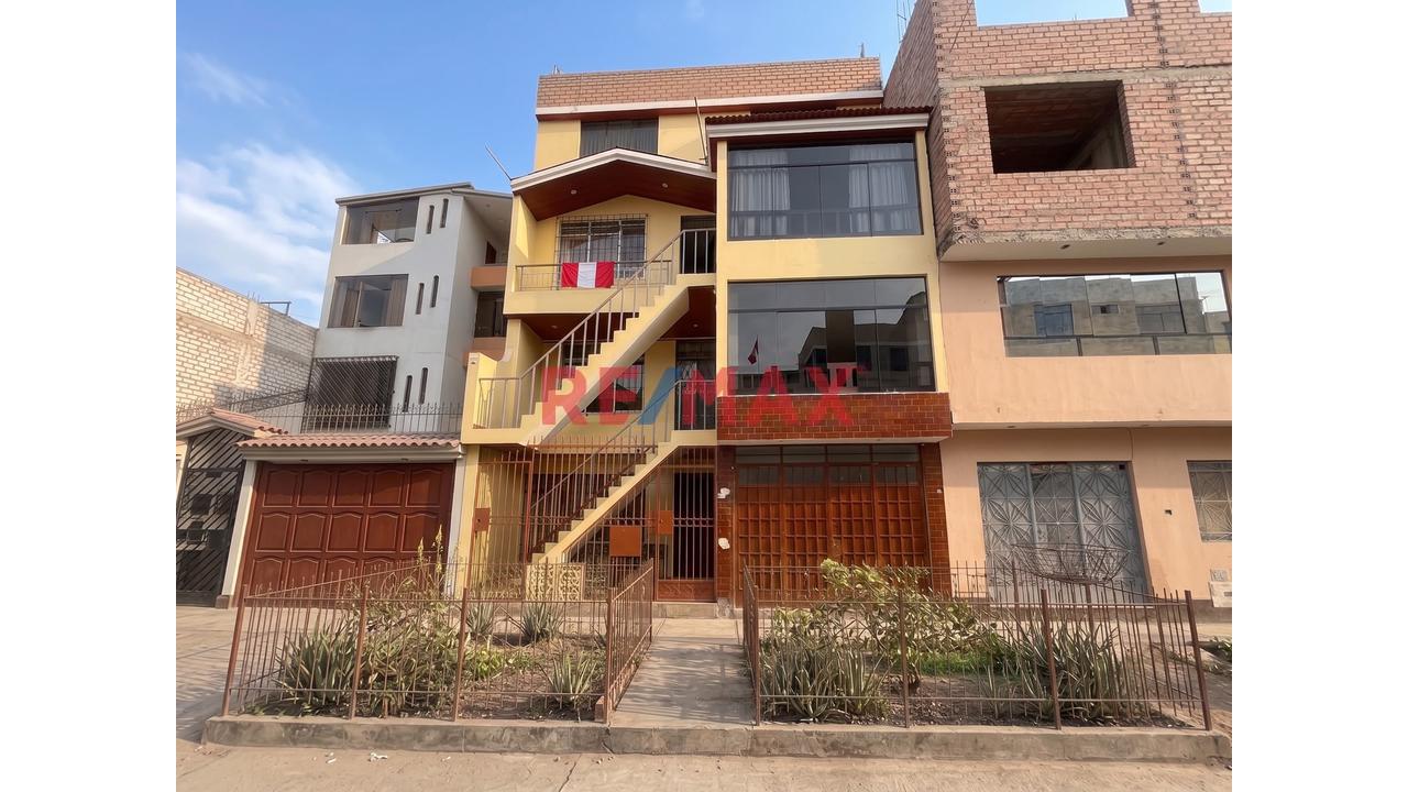 Se Vende Casa De 5 Pisos En Los Olivos . Cerca A Naranjal