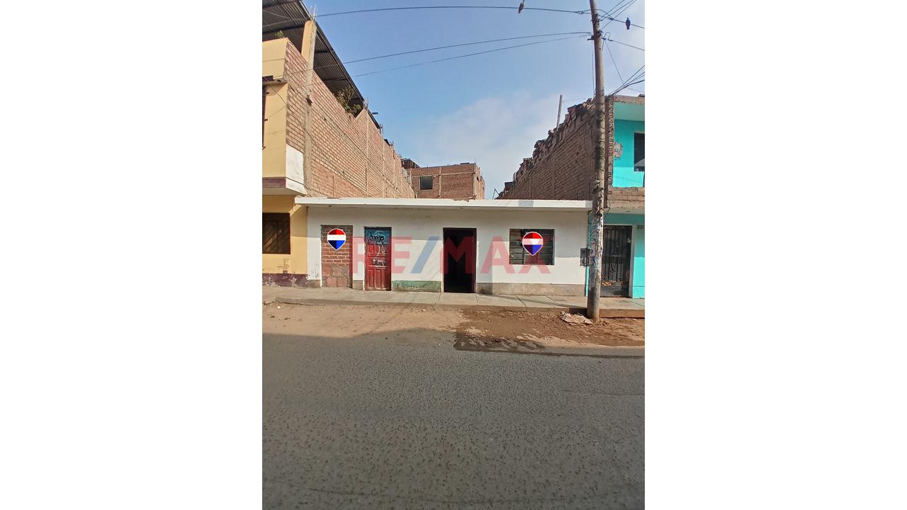 Ocasion La Pascana Vendo Casa Como Terreno 200 M2 En  Comas Urb. El  Carmen Bajo Cerca - 1