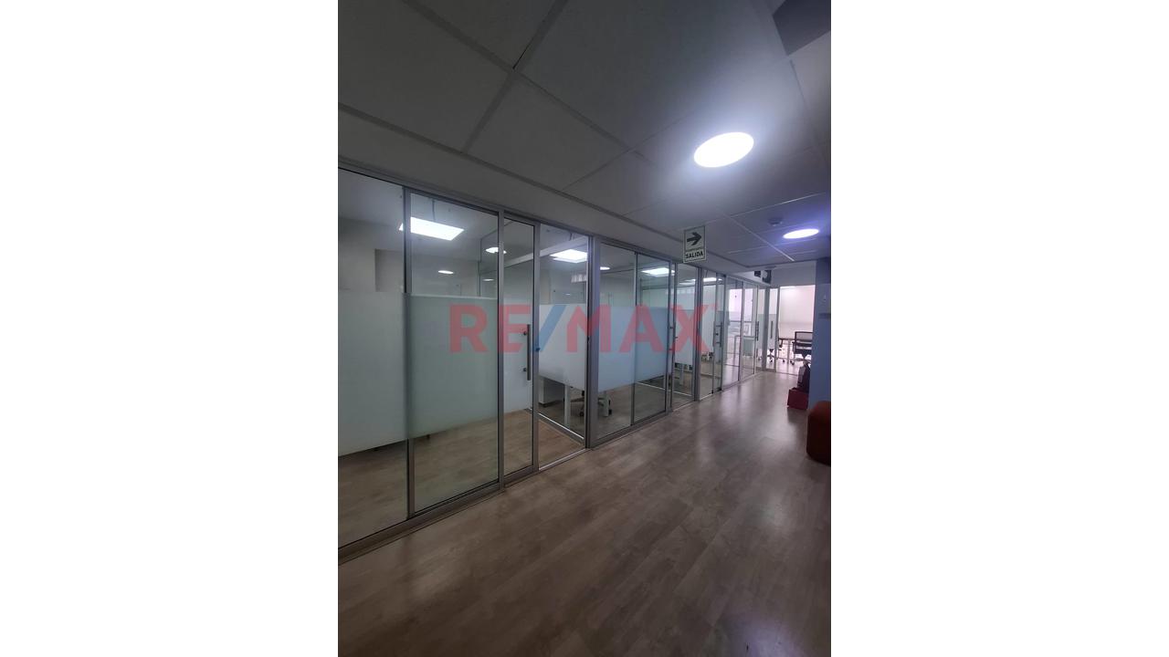 Alquiler Oficina Semiamoblada En Monterrico Surco Torre La Encalada — foto 8
