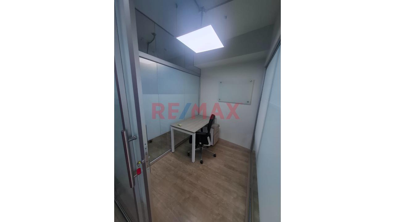 Alquiler Oficina Semiamoblada En Monterrico Surco Torre La Encalada — foto 5