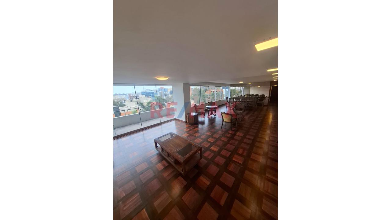 Alquiler  Departamento Remodelado Con Balcón En San Isidro "Edificio Lafayette" — foto 12