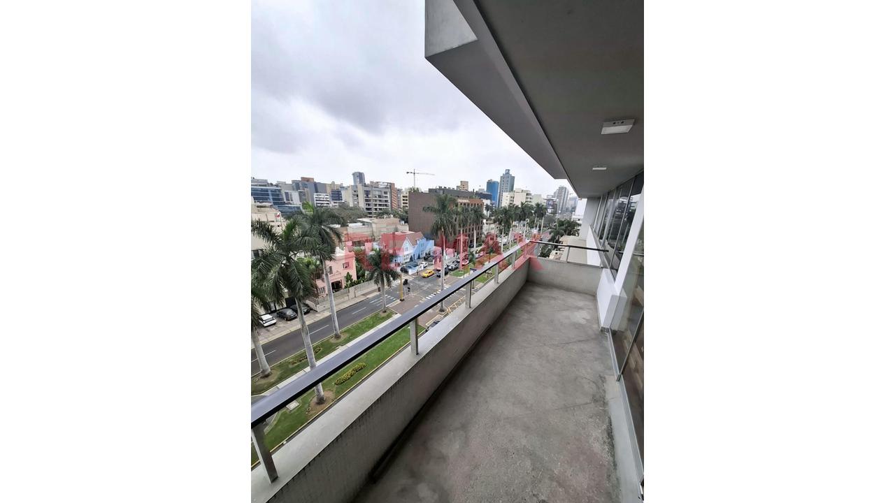 Alquiler  Departamento Remodelado Con Balcón En San Isidro "Edificio Lafayette" — foto 3