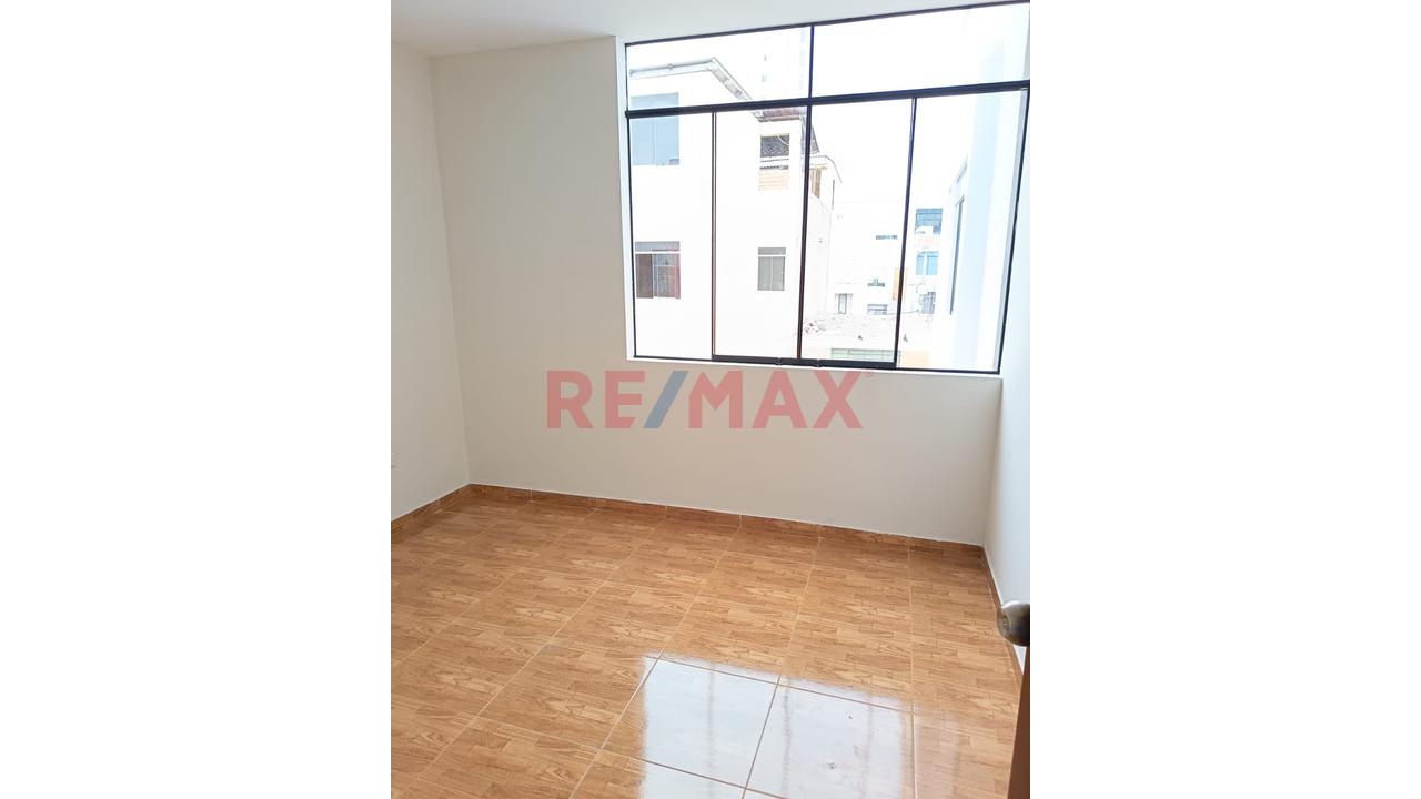 Se Alquila Lindo Departamento Con Vista A La Calle Zona Residencial Tranquila — foto 5