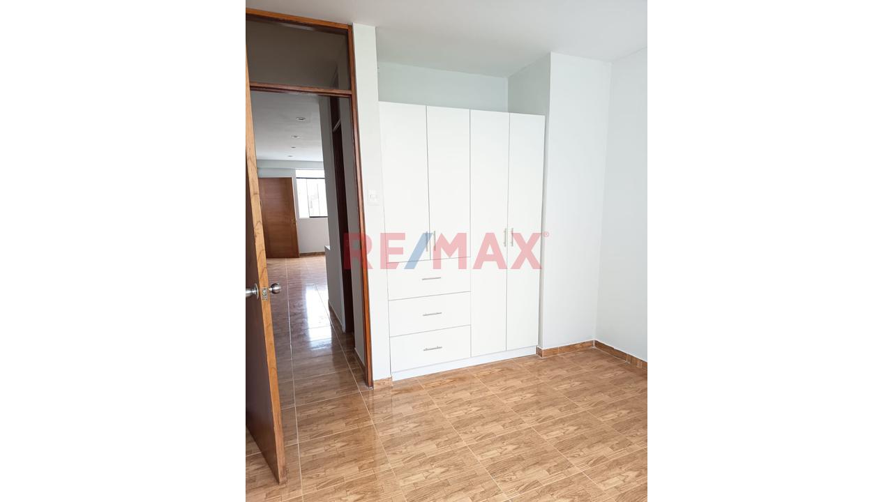 Se Alquila Lindo Departamento Con Vista A La Calle Zona Residencial Tranquila — foto 3