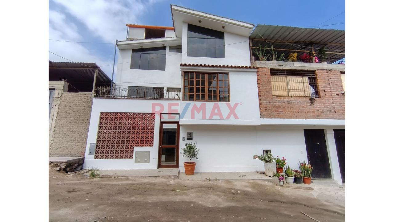 Hostal De 17 Habitaciones Con Baño Privado | A 1 Cuadra De Av. Pachacútec | Villa María Del Triunfo - 2