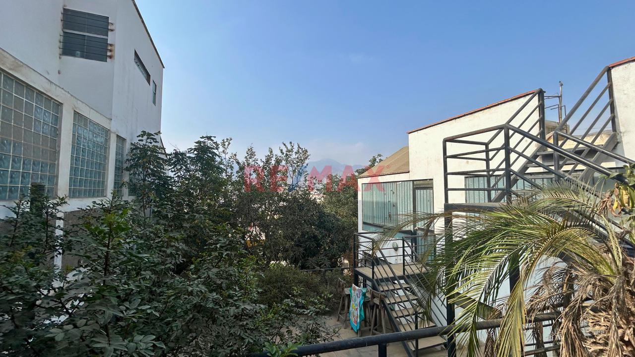 Venta Casa De 4 Niveles Con Patio, Terraza Y Jardín En La Molina - 4