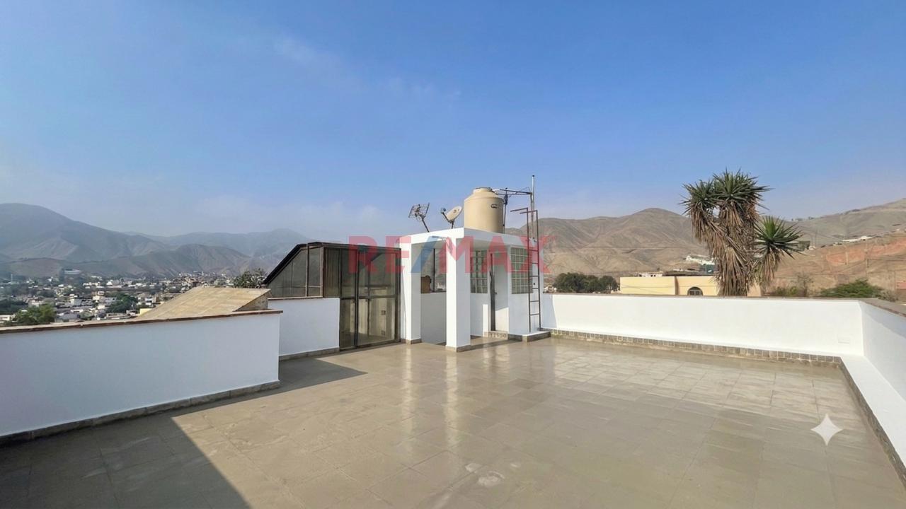 Venta Casa De 4 Niveles Con Patio, Terraza Y Jardín En La Molina - 7