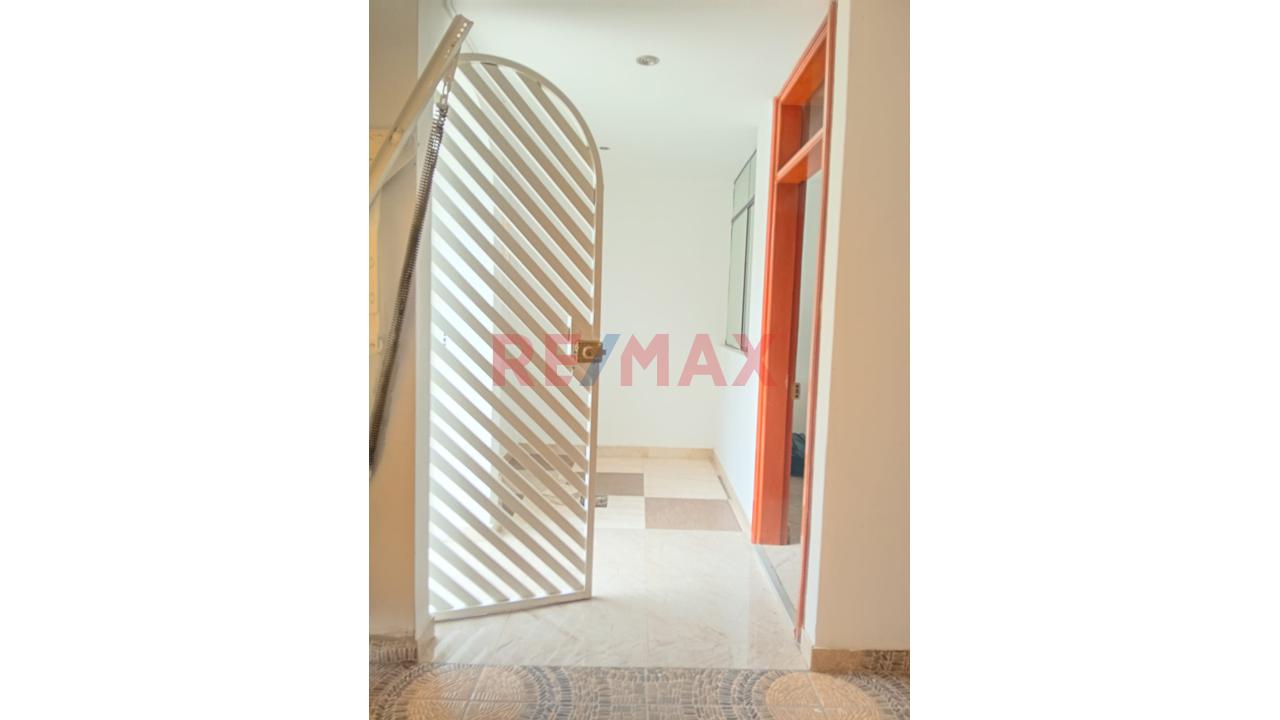 🔥Gran Oportunidad !!! Se Vende Casa En Urb. Villas Del Sol Mz E Lote 4 📐 194.00 M2 - 6