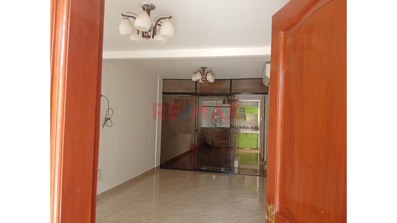 🔥Gran Oportunidad !!! Se Vende Casa En Urb. Villas Del Sol Mz E Lote 4 📐 194.00 M2 - 2