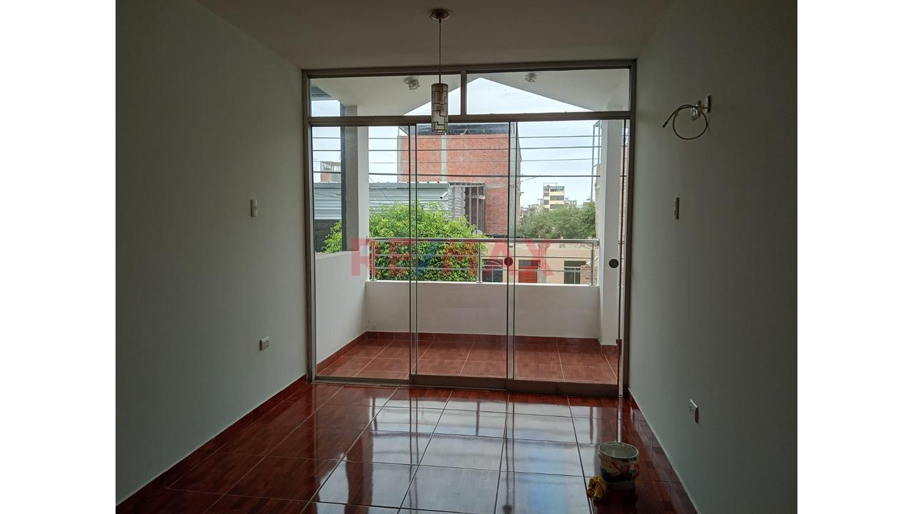 🔥Gran Oportunidad !!! Se Vende Casa En Urb. Villas Del Sol Mz E Lote 4 📐 194.00 M2 - 14