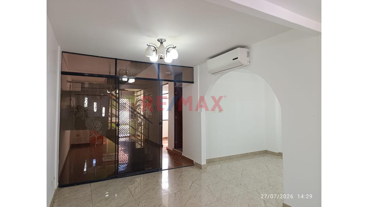 🔥Gran Oportunidad !!! Se Vende Casa En Urb. Villas Del Sol Mz E Lote 4 📐 194.00 M2 - 15