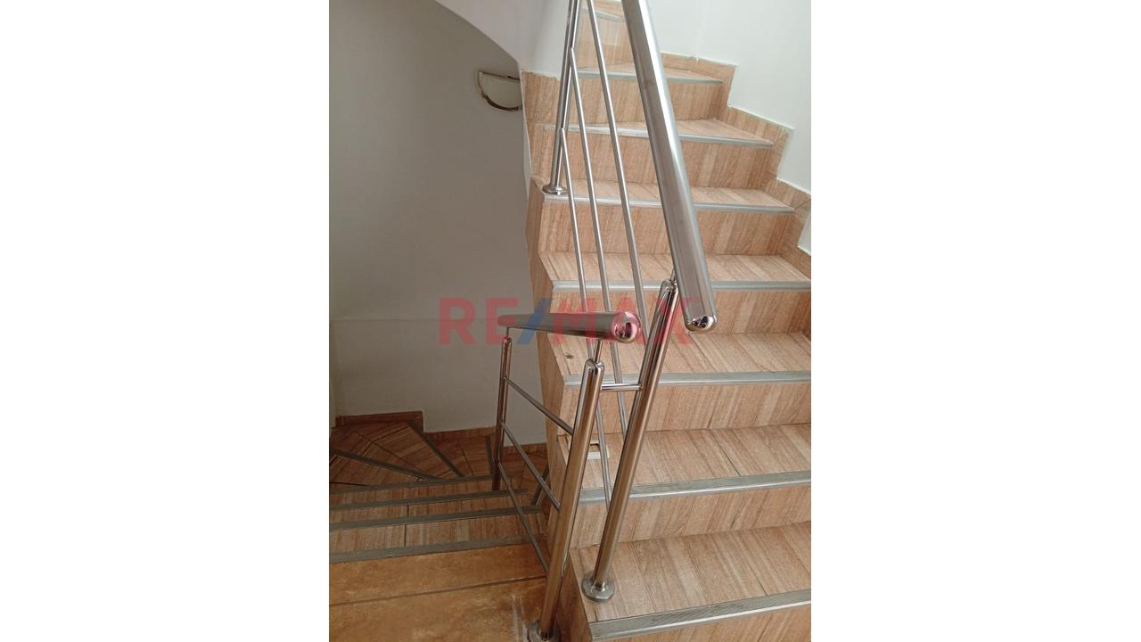 🔥Gran Oportunidad !!! Se Vende Casa En Urb. Villas Del Sol Mz E Lote 4 📐 194.00 M2 - 3